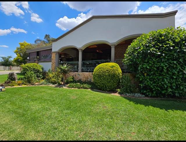 5 BEDROOM HOUSE FOR SALE IN BLUE GILL